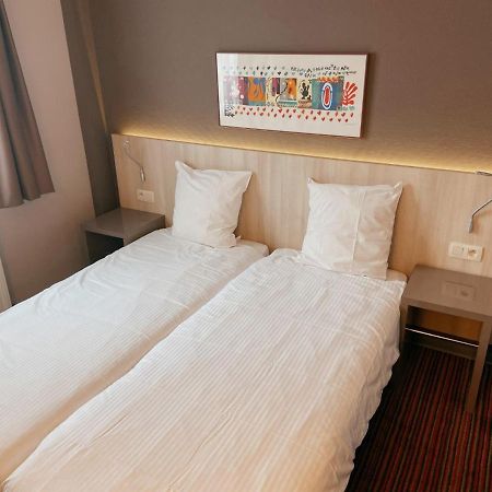 Hotel Les100Ciels Saint-Hubert Exteriör bild